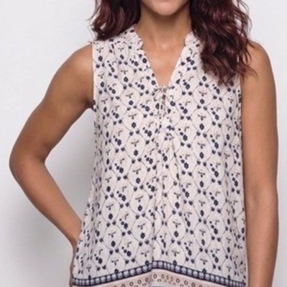 rue21 Sleeveless Blouse Women XL Cream Navy Blue Floral Paisley Lace-Up Boho Top